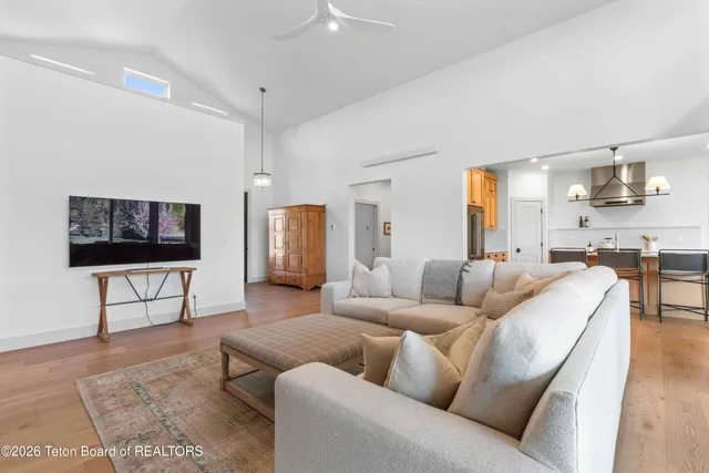 $1,150,000 | 325 Columbine Street, Alpine, WY 83128