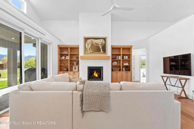 $1,150,000 | 325 Columbine Street, Alpine, WY 83128