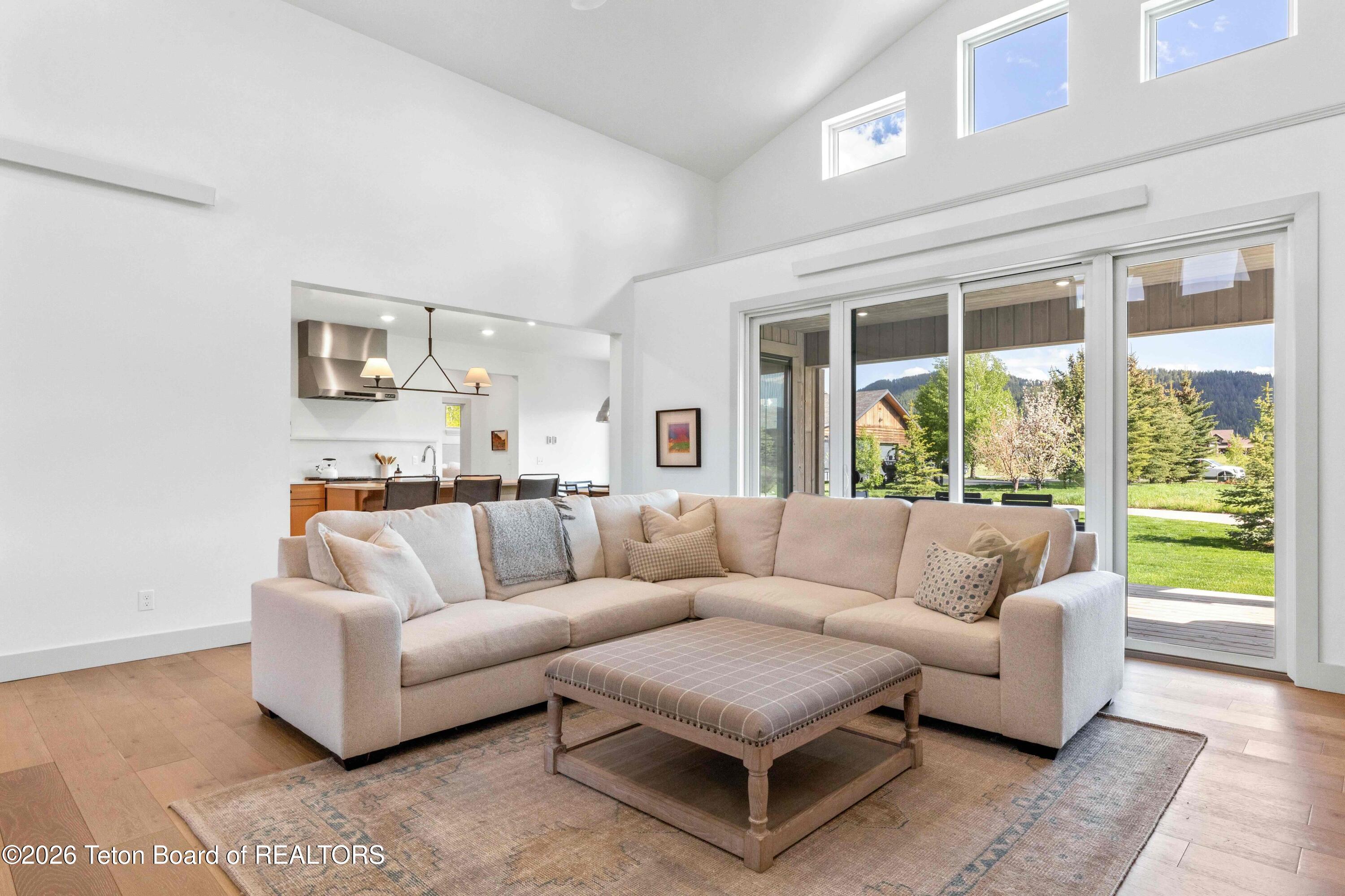 325 Columbine Street Alpine, WY 83128 - Photo 19 of 37 Madsenlivingrm