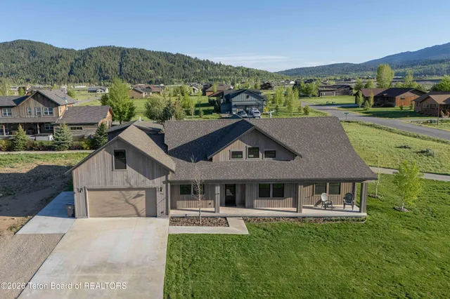 $1,150,000 | 325 Columbine Street, Alpine, WY 83128