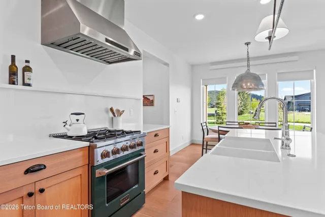 $1,150,000 | 325 Columbine Street, Alpine, WY 83128