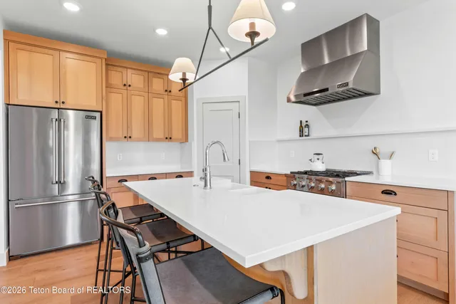 $1,150,000 | 325 Columbine Street, Alpine, WY 83128