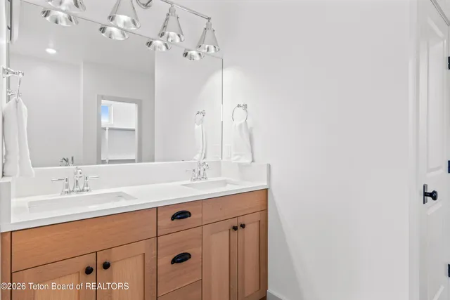 $1,150,000 | 325 Columbine Street, Alpine, WY 83128