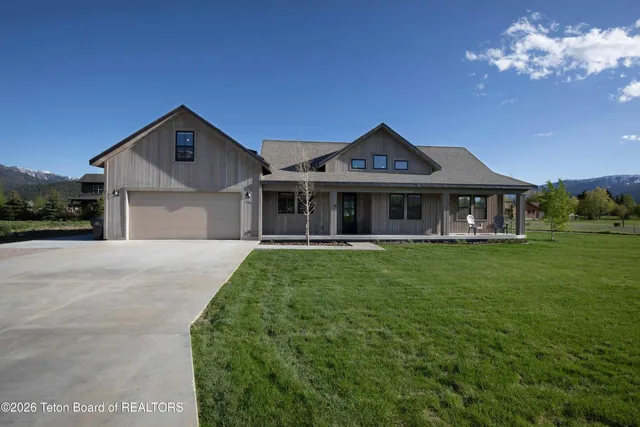 $1,150,000 | 325 Columbine Street, Alpine, WY 83128