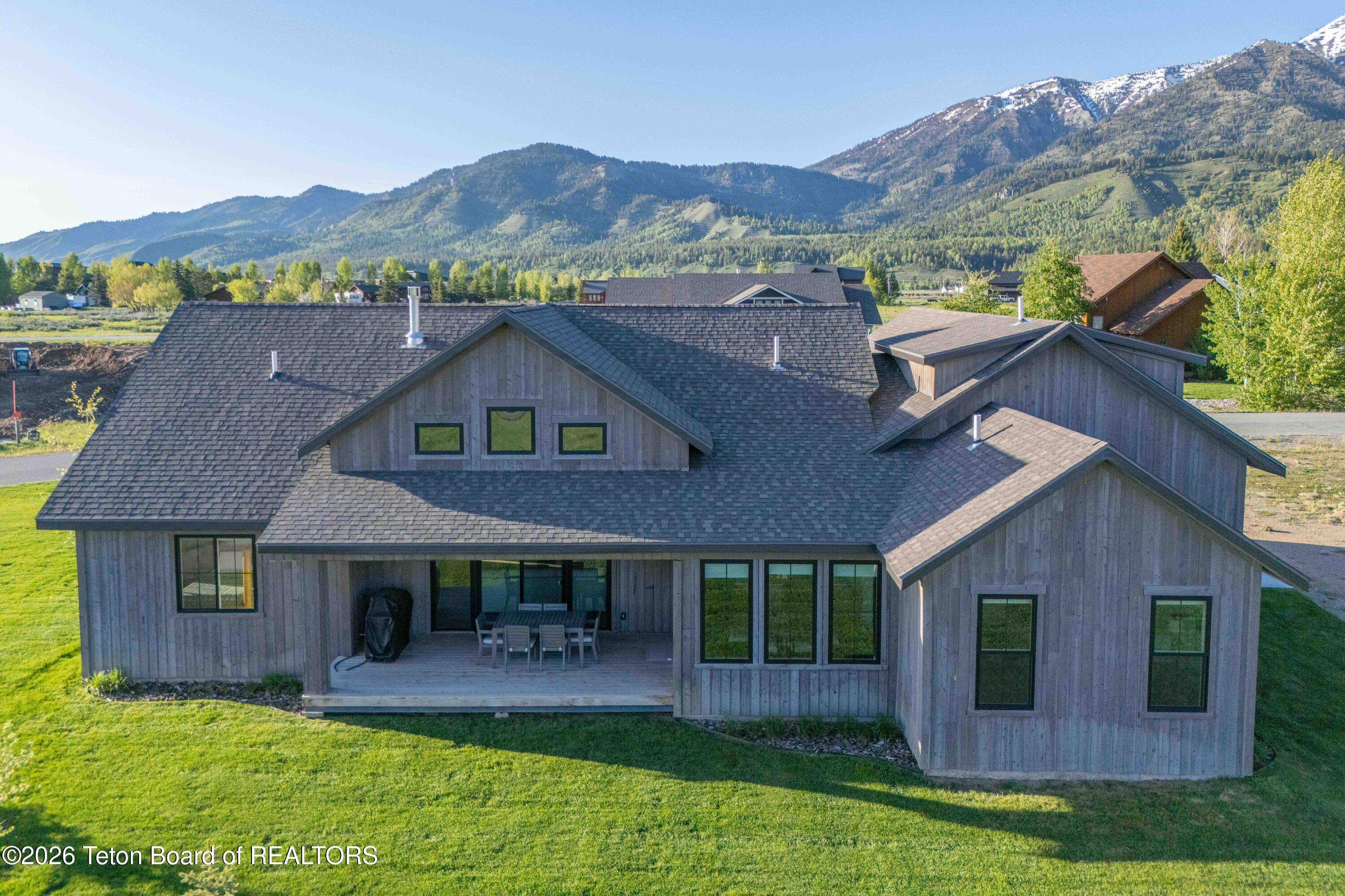 325 Columbine Street Alpine, WY 83128 - Photo 4 of 37 Madsendroneback