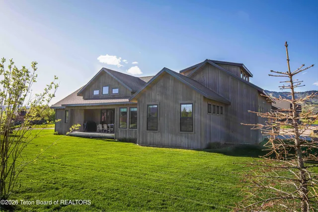 $1,150,000 | 325 Columbine Street, Alpine, WY 83128