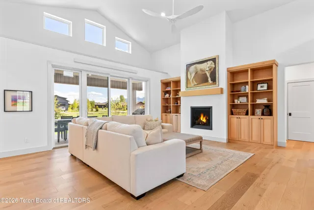 $1,150,000 | 325 Columbine Street, Alpine, WY 83128