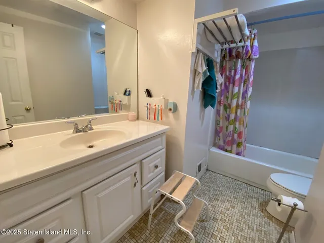 $619,000 | 366 Rolling Hill Green | Huguenot