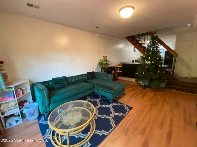 $619,000 | 366 Rolling Hill Green | Huguenot