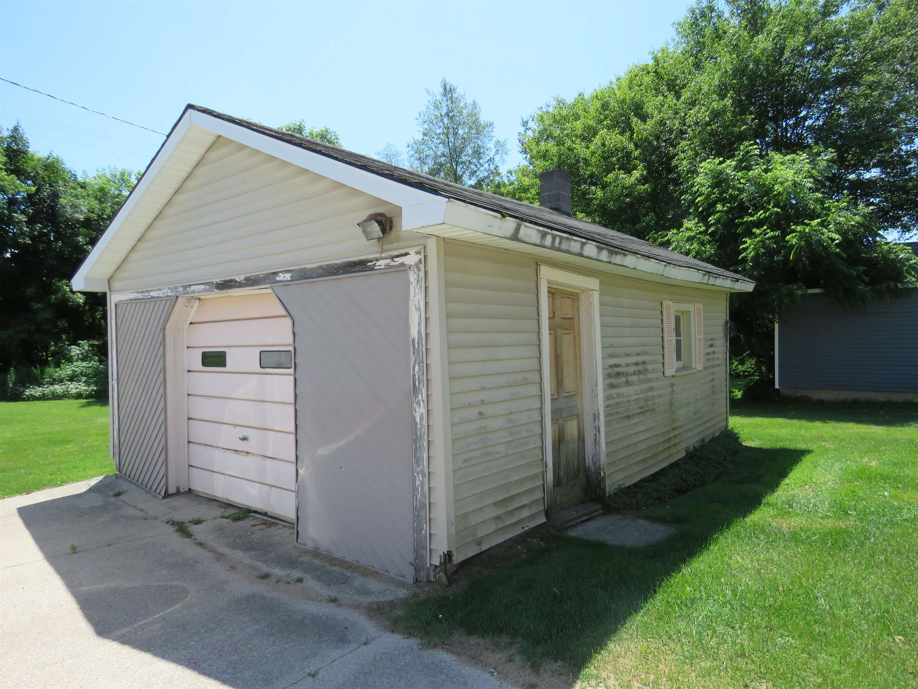 117 Church Street Tustin, MI 49688 - Photo 11 of 14 1947575-72e78a7f-290e-483e-885a-11c5d230778e.JPG