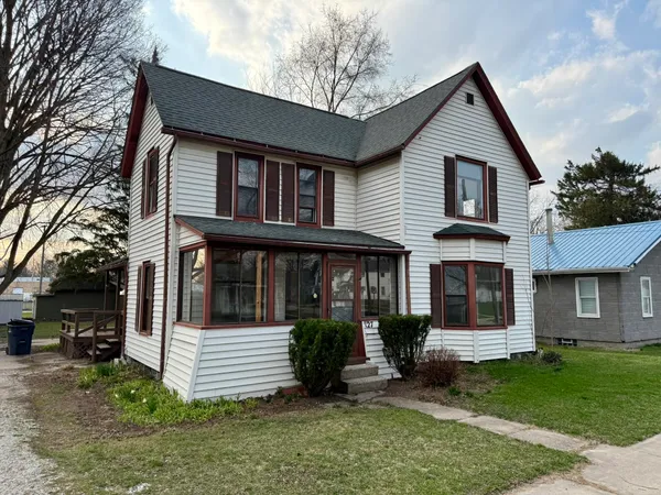 $234,900 | 127 North Pleasant Street, Watervliet, MI 49098