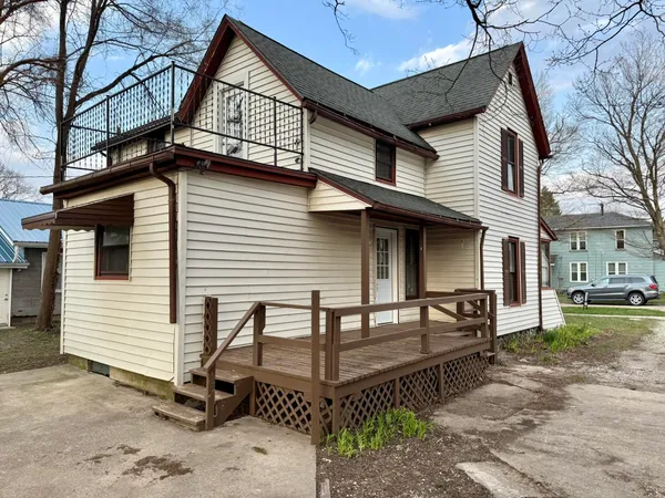 $234,900 | 127 North Pleasant Street, Watervliet, MI 49098