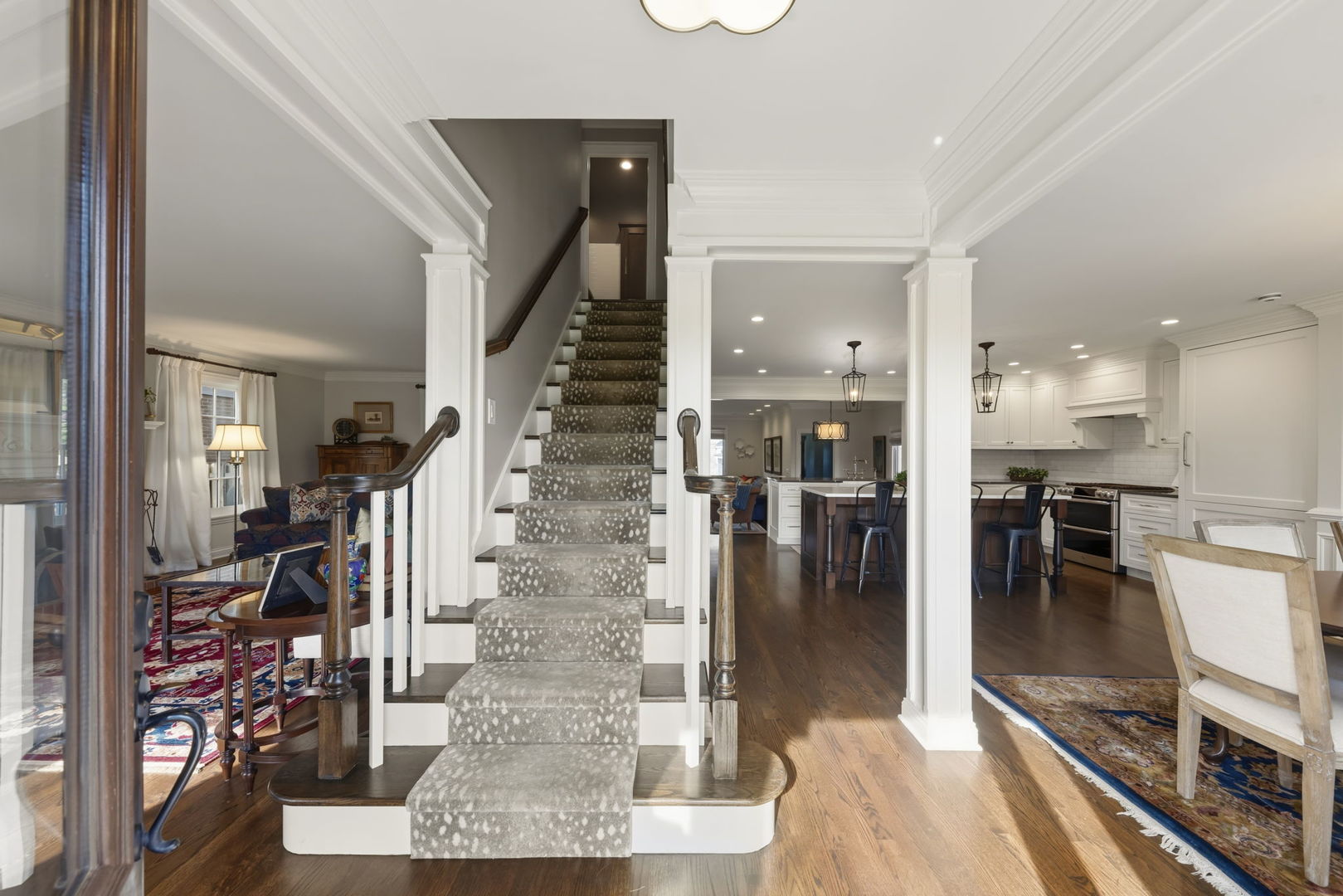 1320 Santa Rosa Avenue Wheaton, IL 60187 - Photo 3 of 31