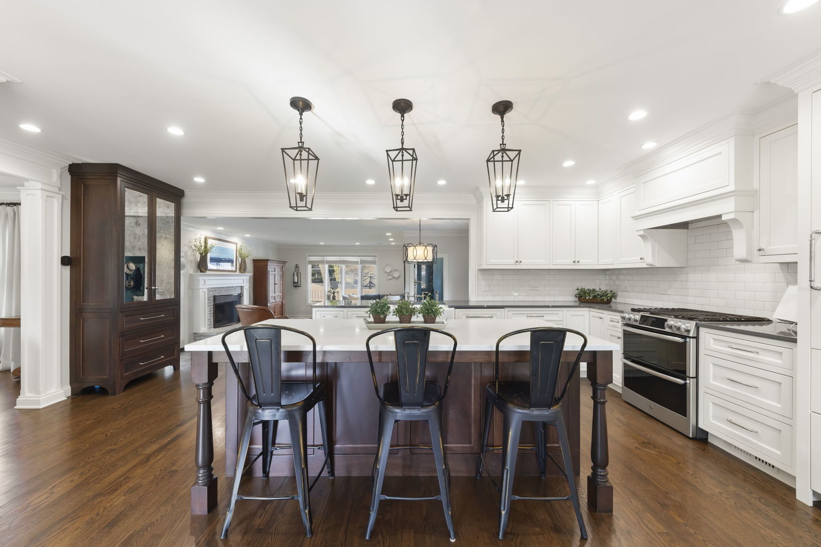 1320 Santa Rosa Avenue Wheaton, IL 60187 - Photo 5 of 31