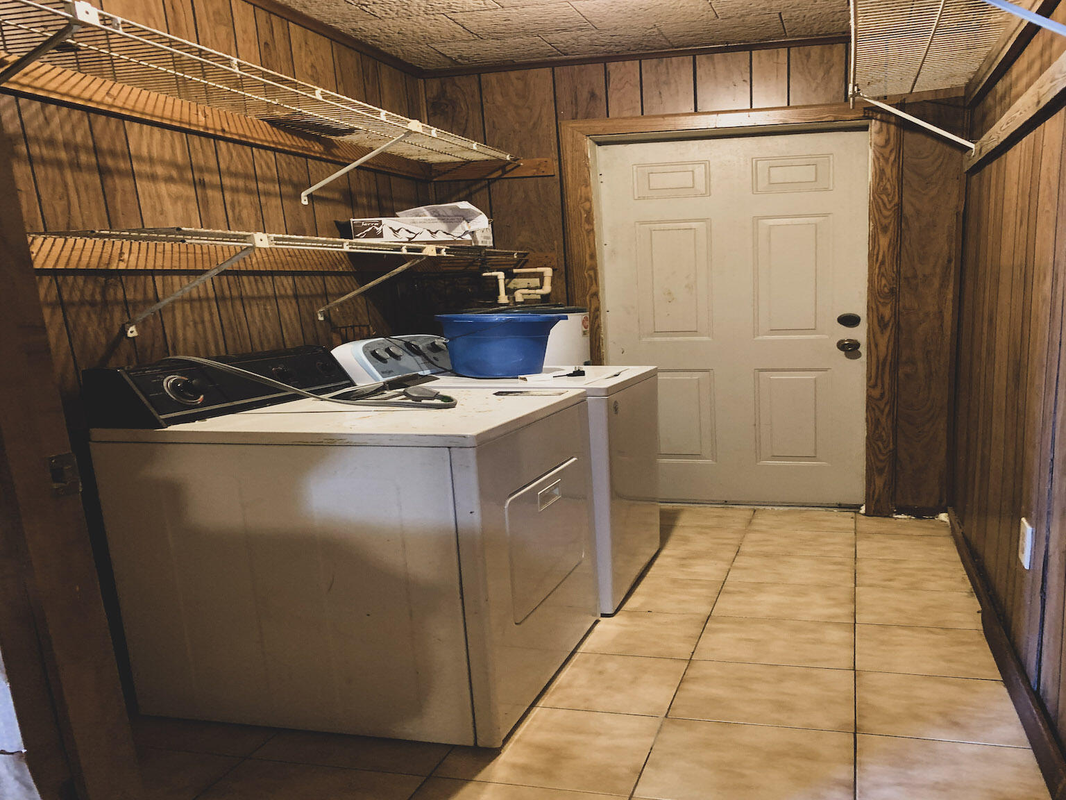 17 6th Avenue Stock Island, FL 33040 - Photo 13 of 28 a utility room with dryer and washer