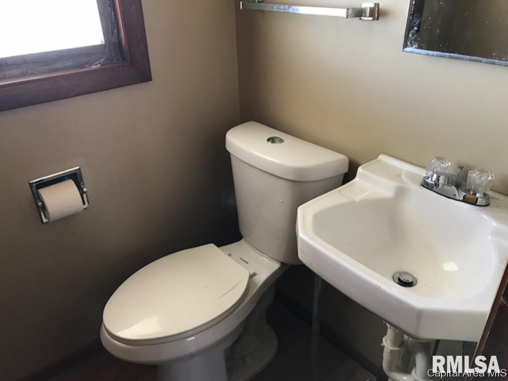 935 Wood Road Jacksonville, IL 62650 - Photo 13 of 15