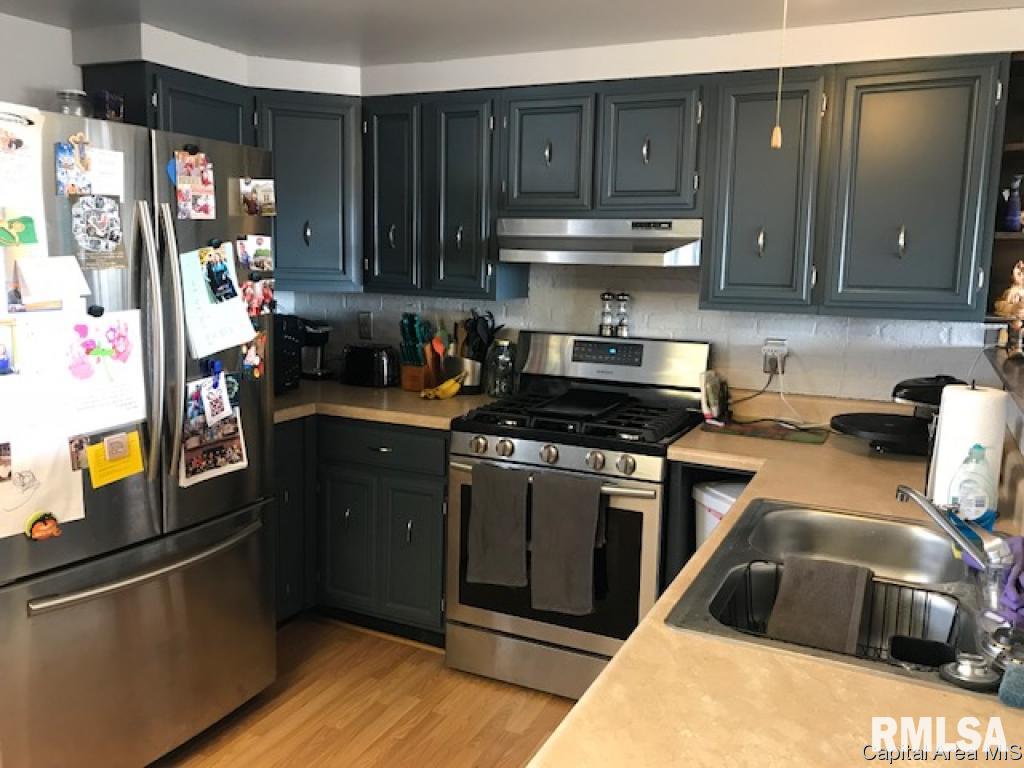 935 Wood Road Jacksonville, IL 62650 - Photo 7 of 15