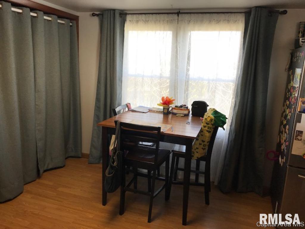 935 Wood Road Jacksonville, IL 62650 - Photo 8 of 15