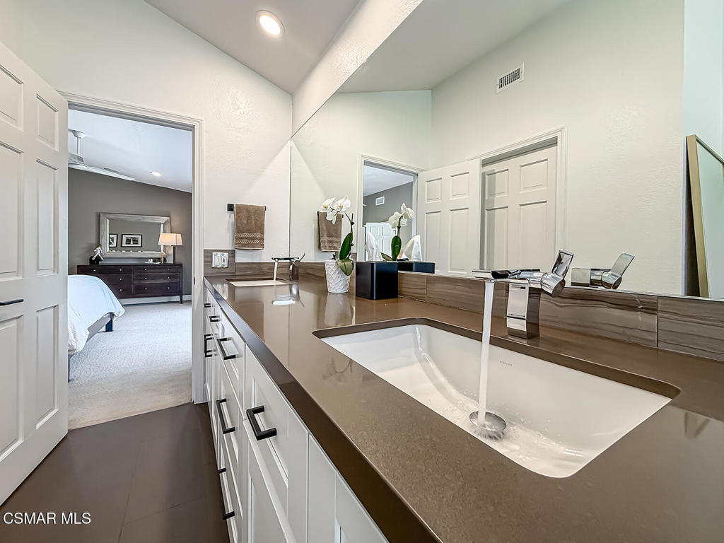 687 Stonebrook Street Simi Valley, CA 93065 - Photo 55 of 76 Gallery Image 55