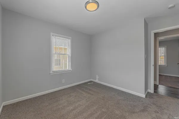 $1,295 | 2216 East Walnut Street, Evansville, IN 47714