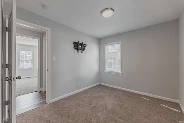 $1,295 | 2216 East Walnut Street, Evansville, IN 47714