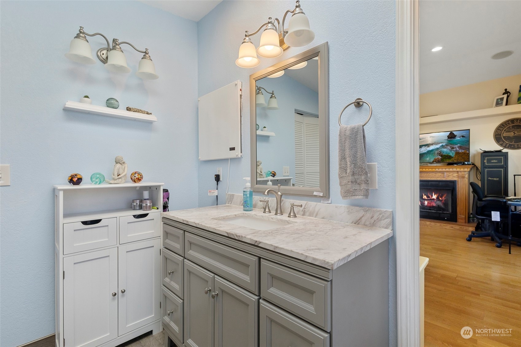 13846 Avon Allen Road Mount Vernon, WA 98273 - Photo 22 of 36 a bathroom with a sink vanity and a mirror