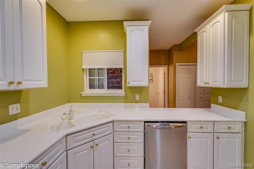 41687 Glade Road Canton, MI 48187 - Photo 21 of 59