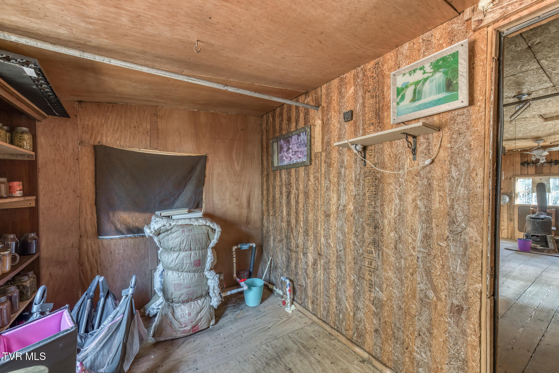 240 Phil Arnett Road Roan Mountain, TN 37687 - Photo 18 of 33 240 Phil Arnett Rd-18