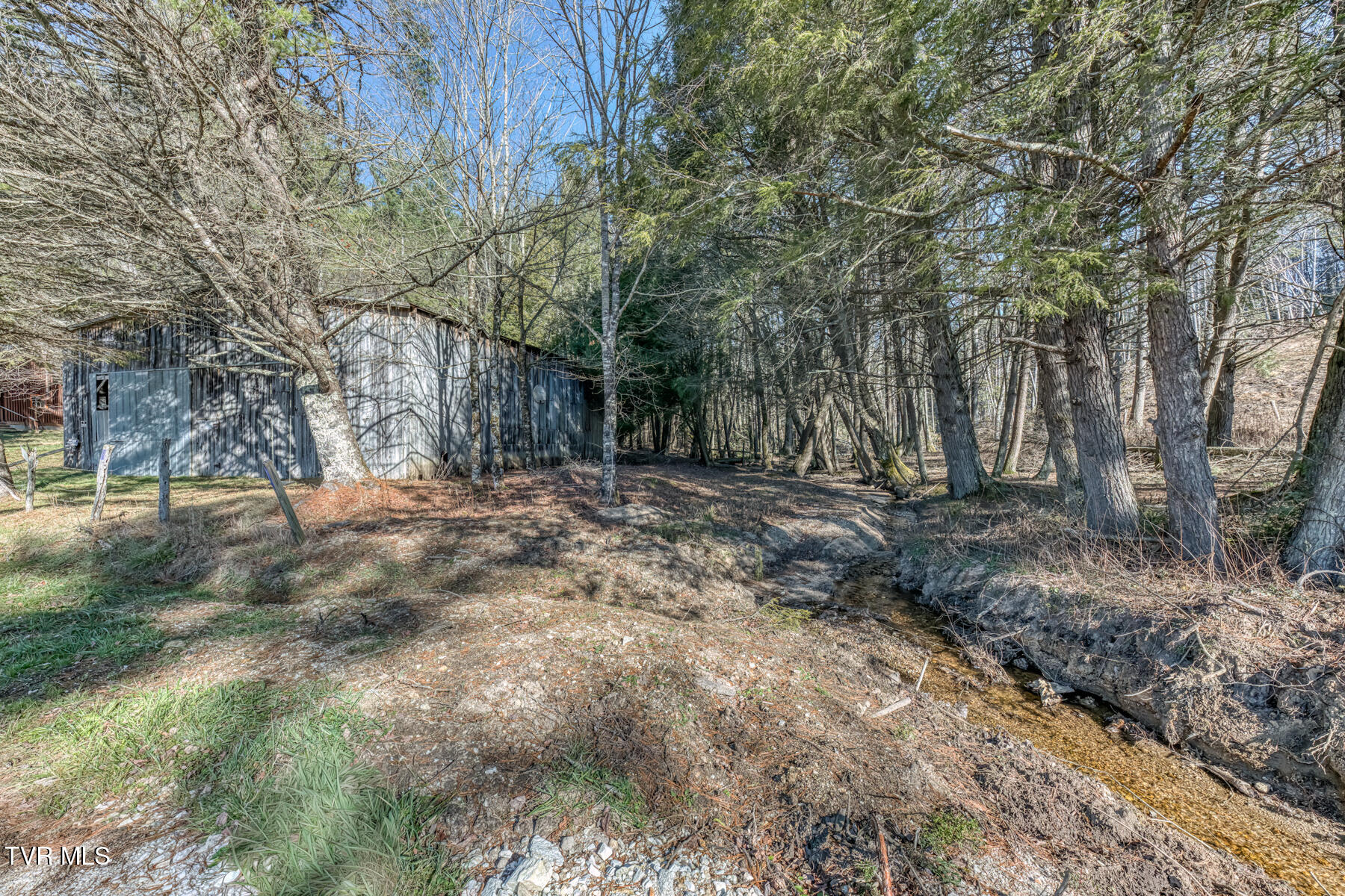 240 Phil Arnett Road Roan Mountain, TN 37687 - Photo 26 of 33 240 Phil Arnett Rd-26