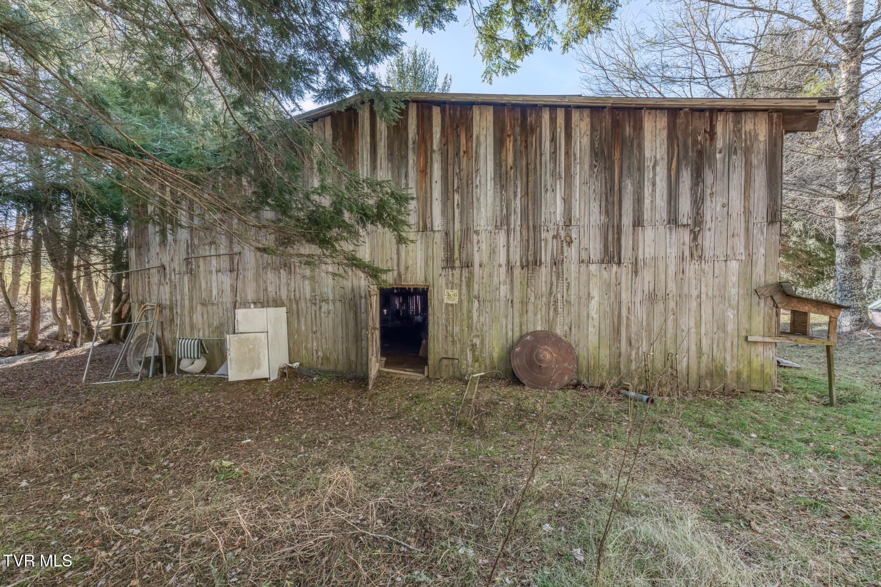 240 Phil Arnett Road Roan Mountain, TN 37687 - Photo 28 of 33 240 Phil Arnett Rd-28