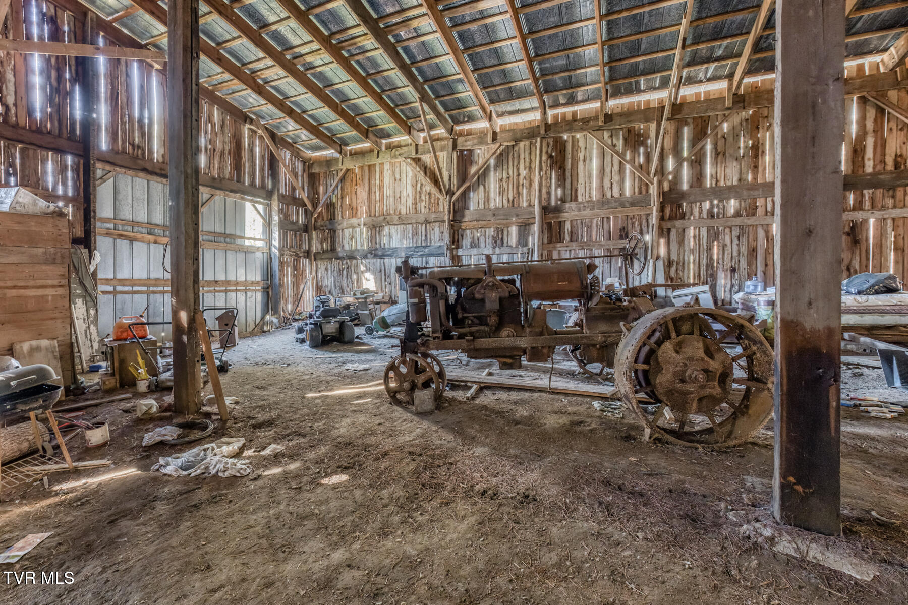 240 Phil Arnett Road Roan Mountain, TN 37687 - Photo 30 of 33 240 Phil Arnett Rd-30