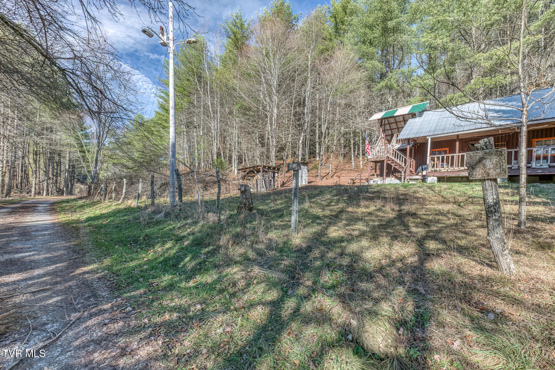 240 Phil Arnett Road Roan Mountain, TN 37687 - Photo 31 of 33 240 Phil Arnett Rd-31