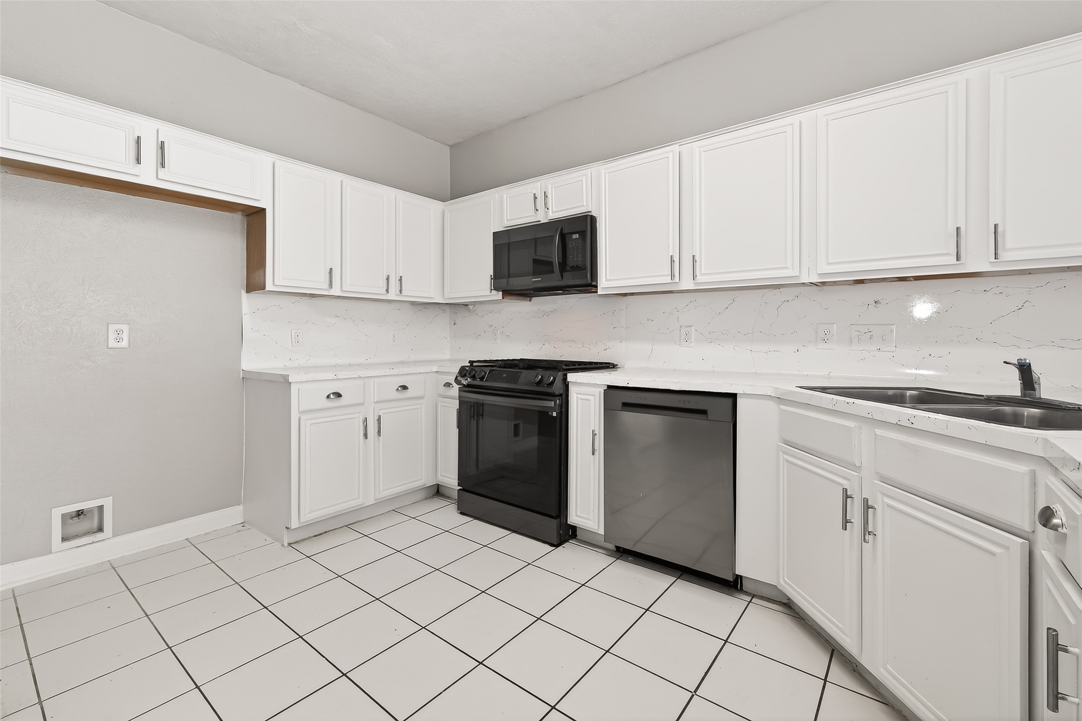 4018 Timber Corner Houston, TX 77082 - Photo 11 of 34