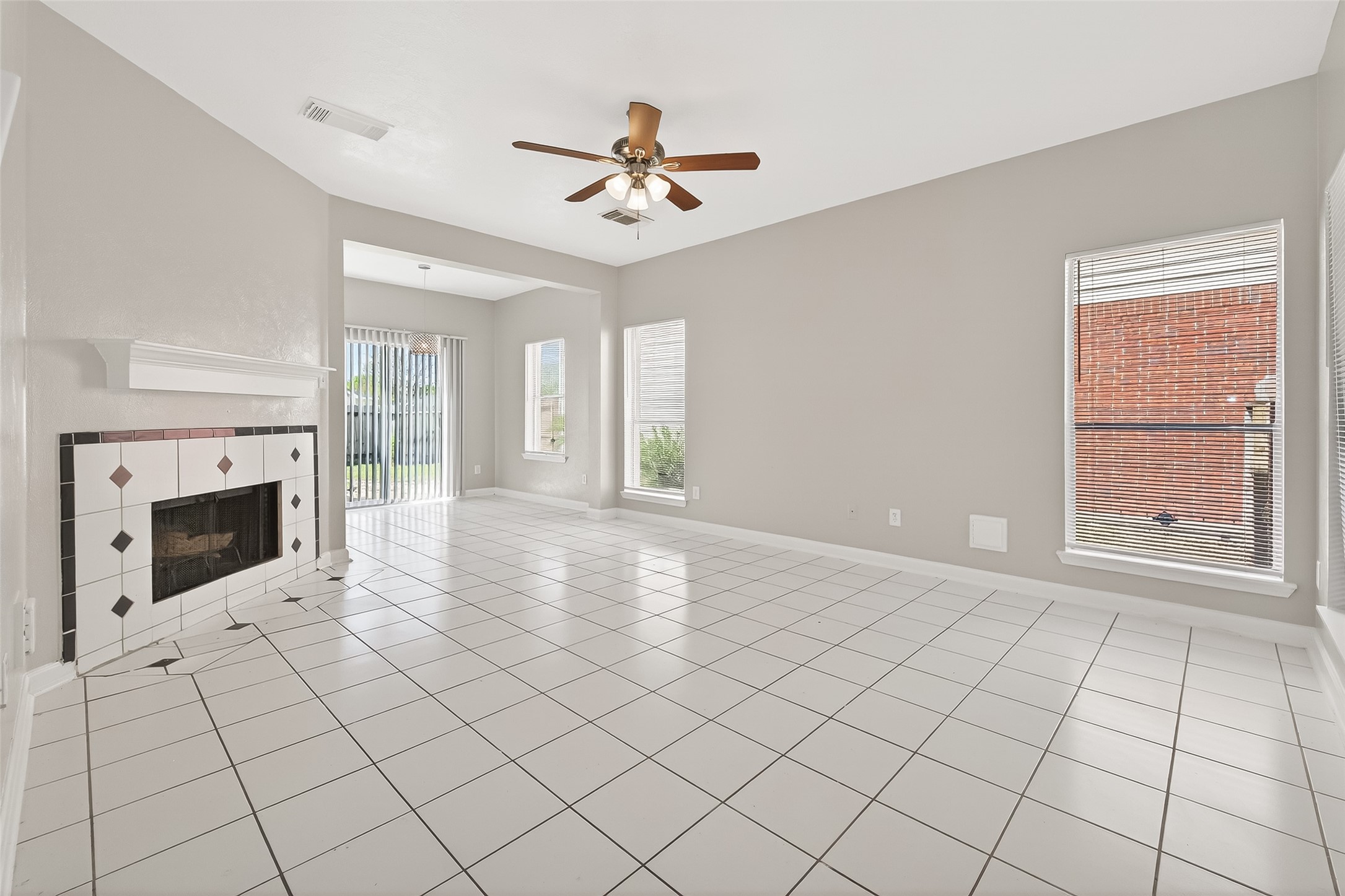 4018 Timber Corner Houston, TX 77082 - Photo 5 of 34