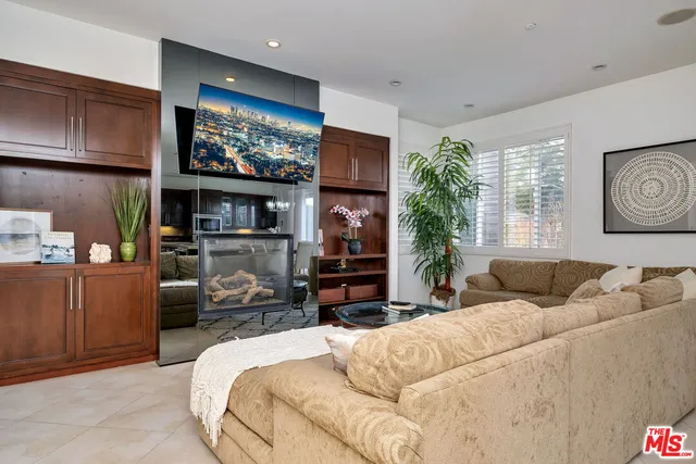 $6,250,000 | 3000 Grand Canal, Venice, CA 90291