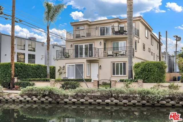 $6,250,000 | 3000 Grand Canal, Venice, CA 90291
