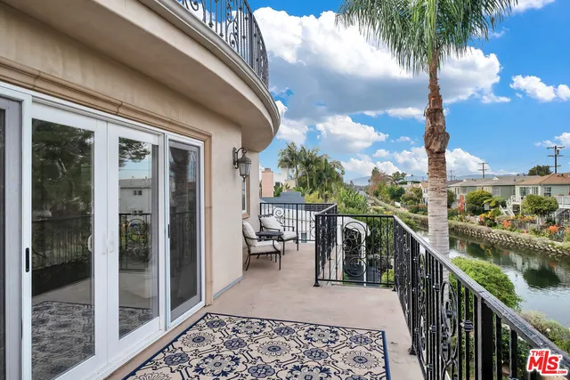 $6,250,000 | 3000 Grand Canal, Venice, CA 90291