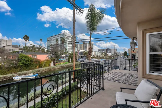 $6,250,000 | 3000 Grand Canal, Venice, CA 90291
