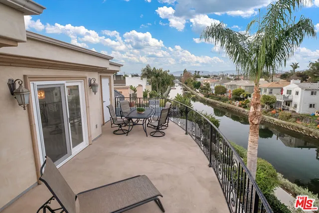 $6,250,000 | 3000 Grand Canal, Venice, CA 90291