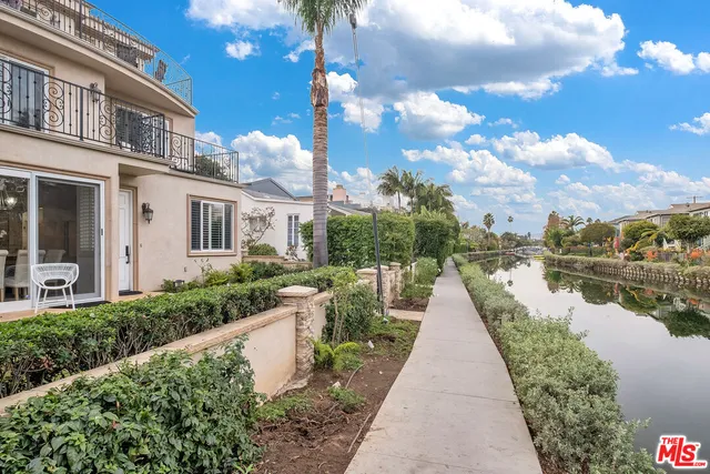 $6,250,000 | 3000 Grand Canal, Venice, CA 90291