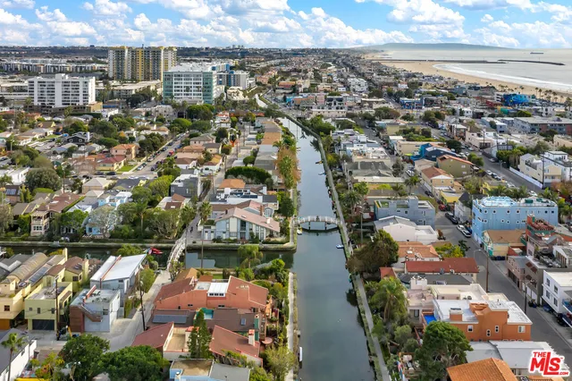 $6,250,000 | 3000 Grand Canal, Venice, CA 90291