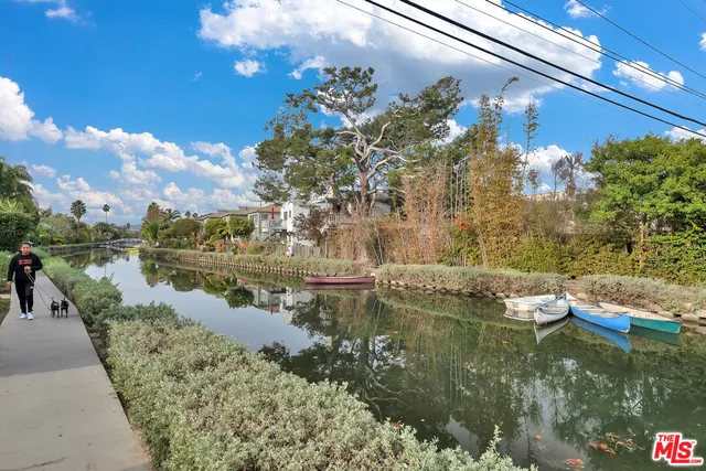 $6,250,000 | 3000 Grand Canal, Venice, CA 90291