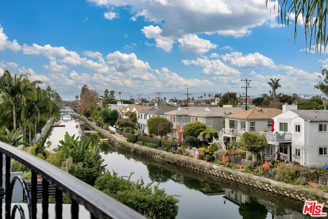 $6,250,000 | 3000 Grand Canal, Venice, CA 90291