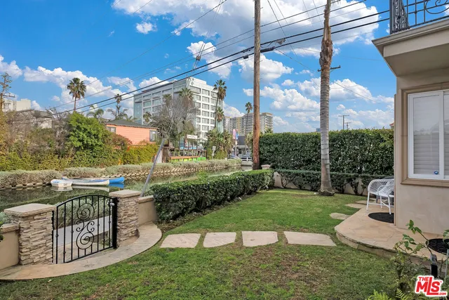 $6,250,000 | 3000 Grand Canal, Venice, CA 90291