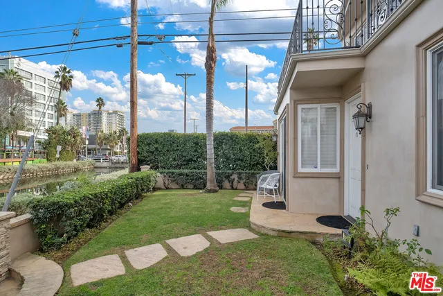 $6,250,000 | 3000 Grand Canal, Venice, CA 90291