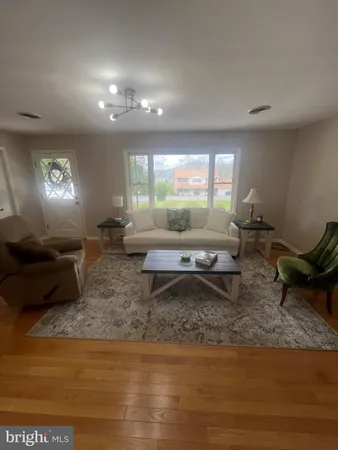 $349,900 | 395 Point Drive, Petersburg, WV 26847