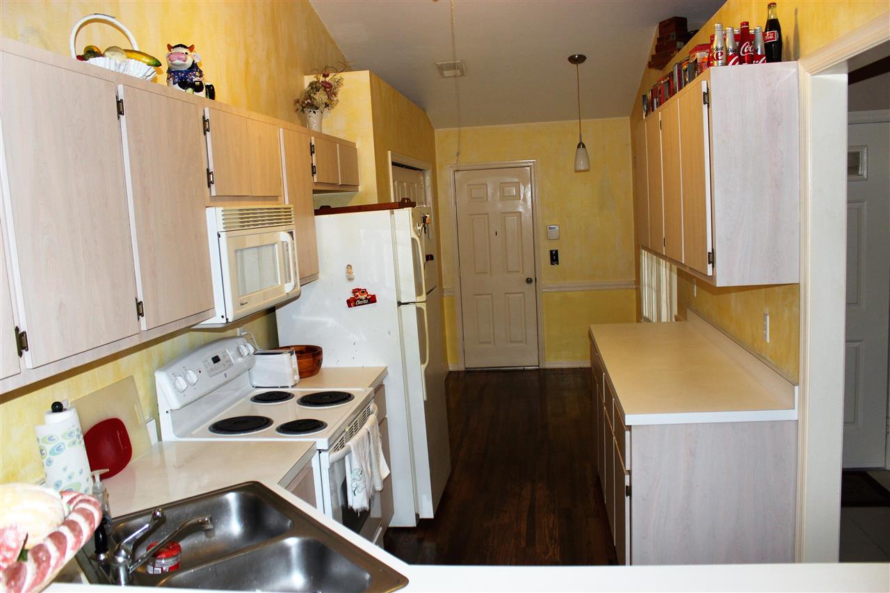 5155 Southwest 9 Lane Gainesville, FL 32607 - Photo 2 of 8 Gallery Image 2