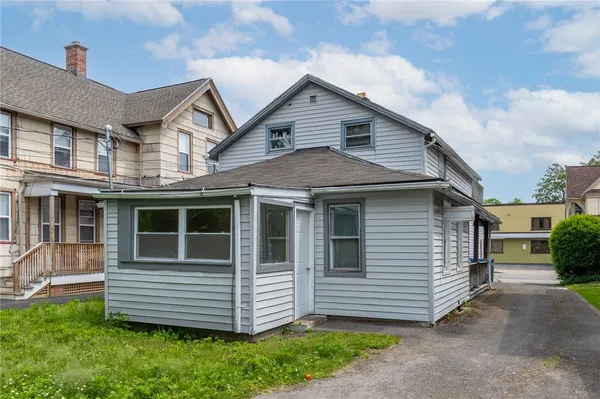 $1,800 | 675 South Clinton Avenue, Rochester, NY 14620