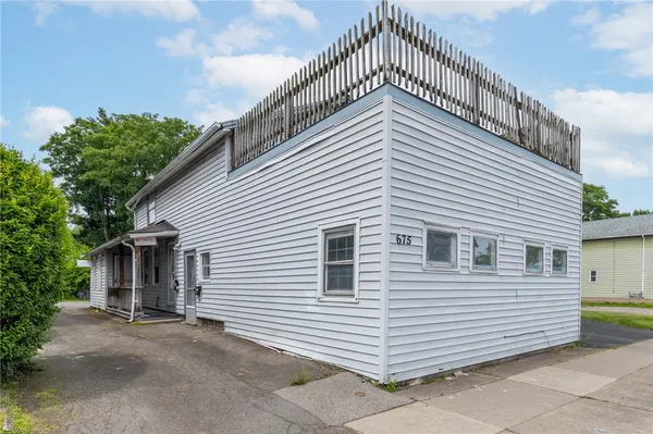 $1,800 | 675 South Clinton Avenue, Rochester, NY 14620