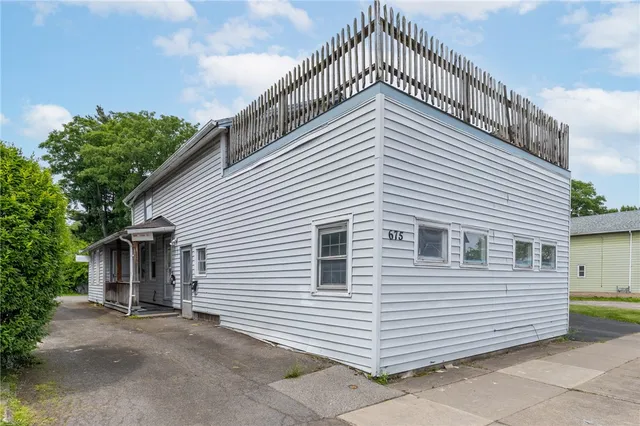 $1,300 | 675 South Clinton Avenue, Rochester, NY 14620